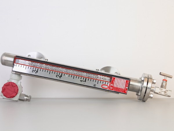 磁翻板液位計是什么？工作原理與用途詳解【西安相遠科技】