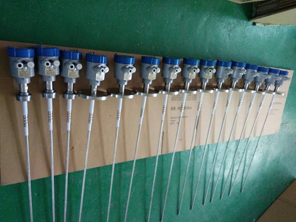 雷達(dá)液位計。