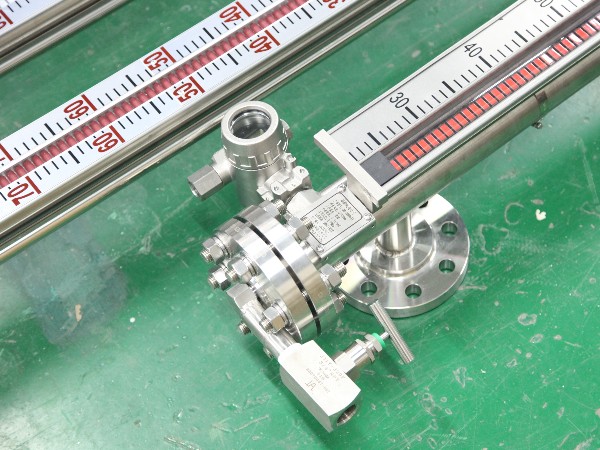 加藥裝置磁浮子液位計(jì)：專業(yè)液位測(cè)量解決方案