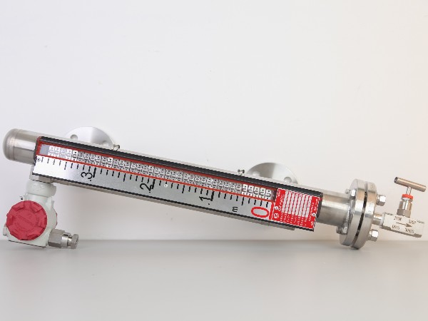 磁翻板液位計(jì)遠(yuǎn)傳信號不穩(wěn)的原因分析與專業(yè)解決方案 | 相遠(yuǎn)科技